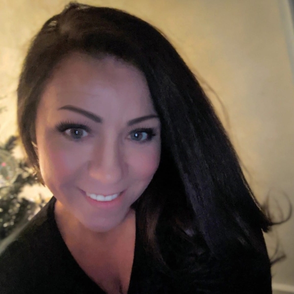 Meet your Posher, Tracie - Picture 1 of 1